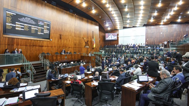 PORTO ALEGRE - RS - BRASIL - 17/12/2024: Sessão Plenária ordinária. Ordem do Dia.